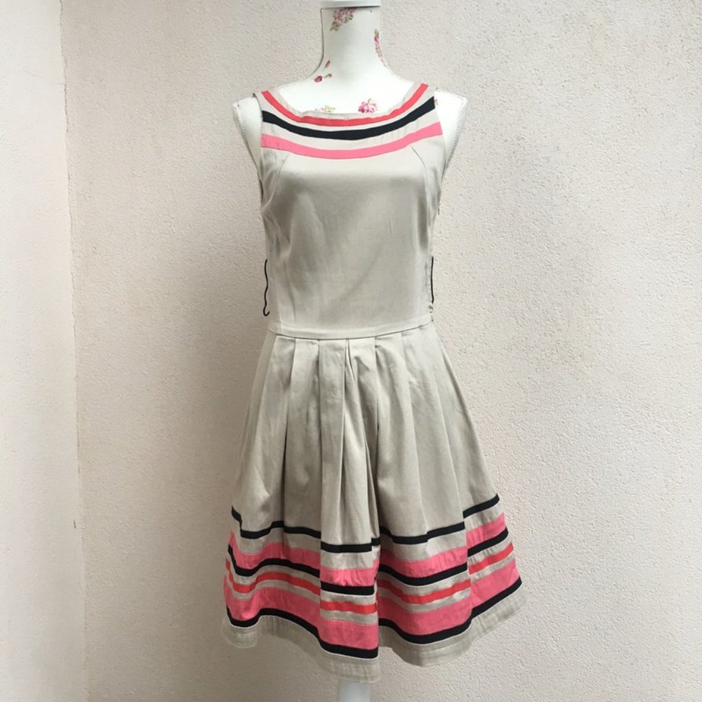 Rinascimento abito vestito beige con righe